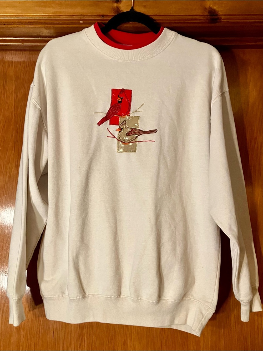 Vintage Women's White Double Crewneck Sweatshirt with Red Cardinal Accent